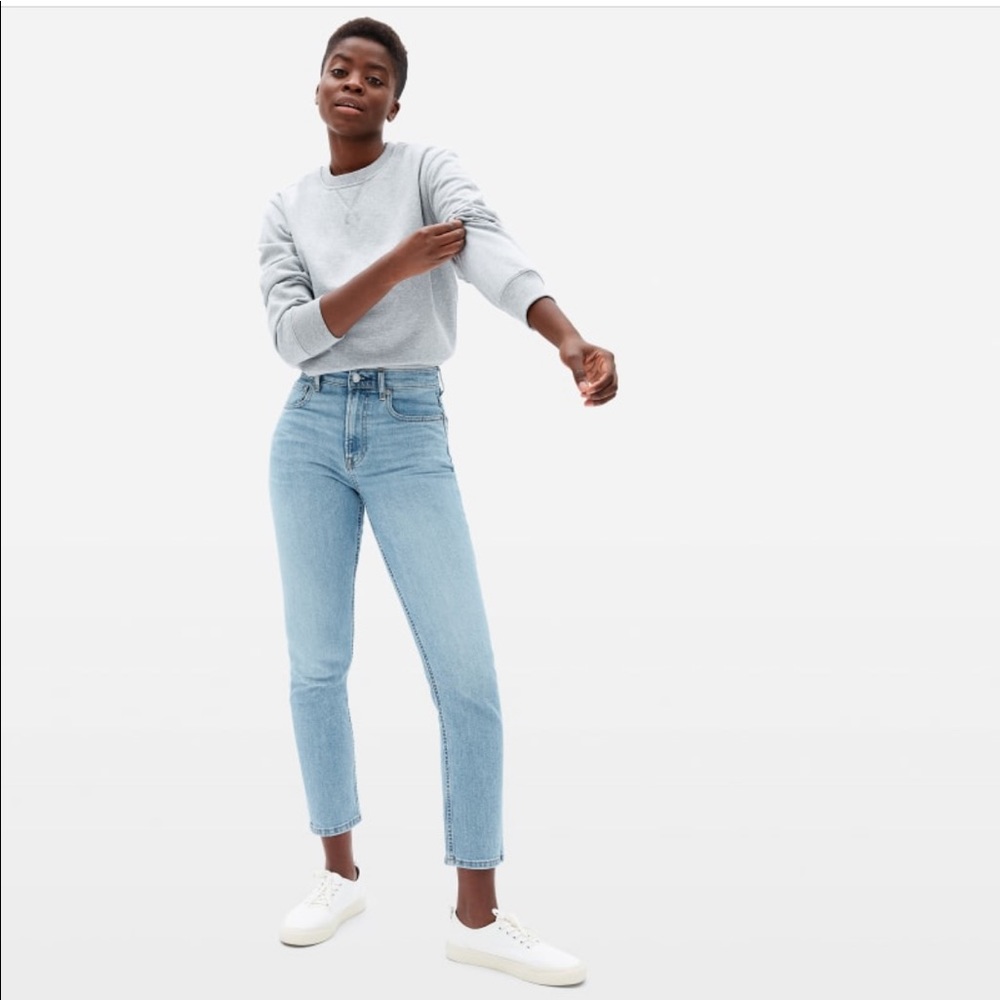 Everlane “The Original Cheeky Jean” 27 light wash